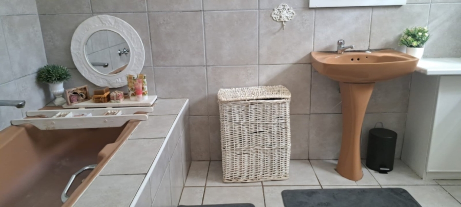 4 Bedroom Property for Sale in Caledon Western Cape